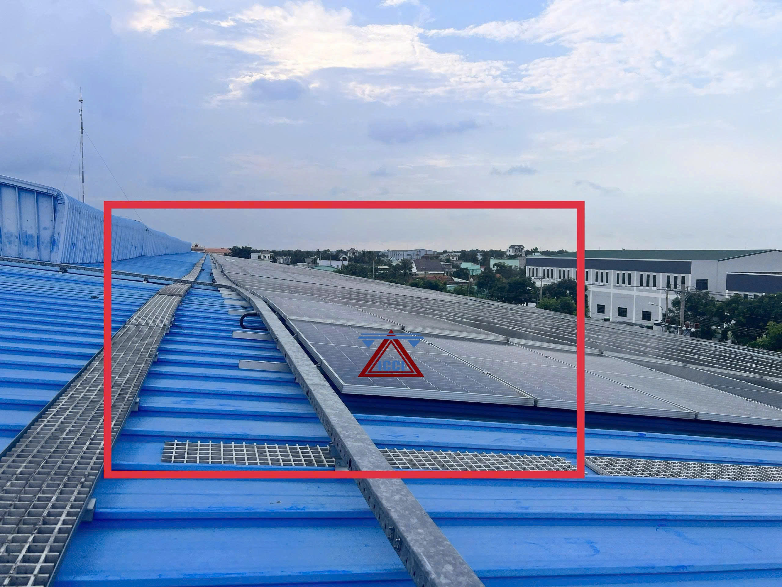 Kiểm Định Kết Cấu Nh&agrave; Xưởng Gặp Sự Cố Khi Lắp Pin Solar